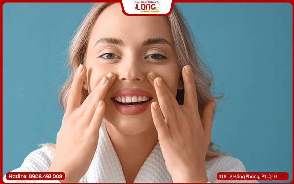 Nâng mũi uniform cho nữ