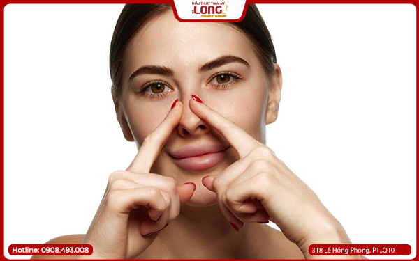 nang-mui-uniform-gia-bao-nhieu