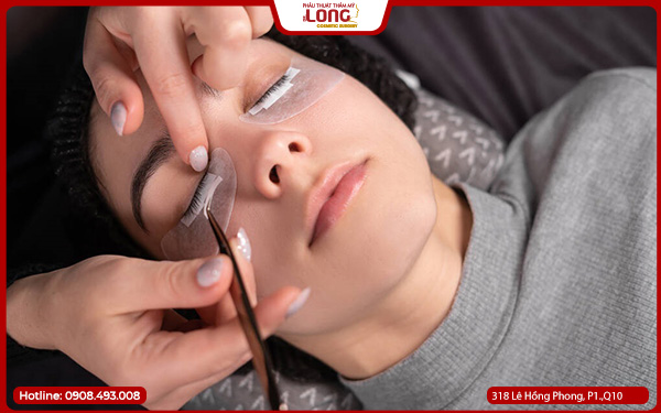 Ai nên và không nên nhấn mí