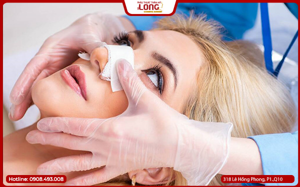 Thu nhỏ đầu mũi có đau không