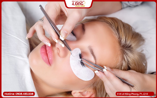 Nhấn mí có ảnh hưởng đến thị lực không