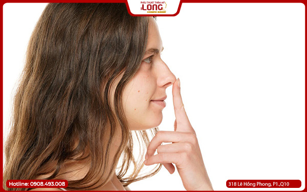 ai-phu-hop-nang-mui-uniform