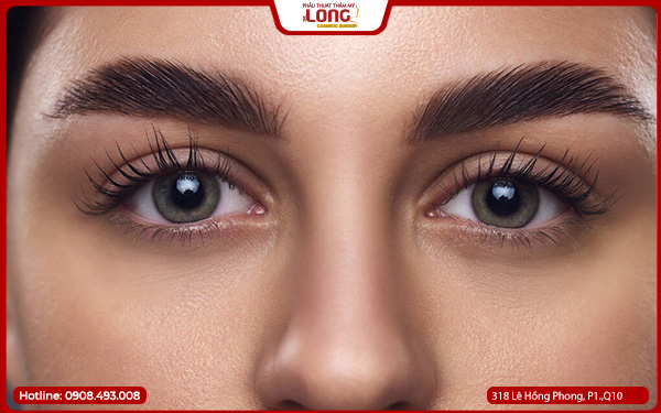 bien-chung-nang-chan-may