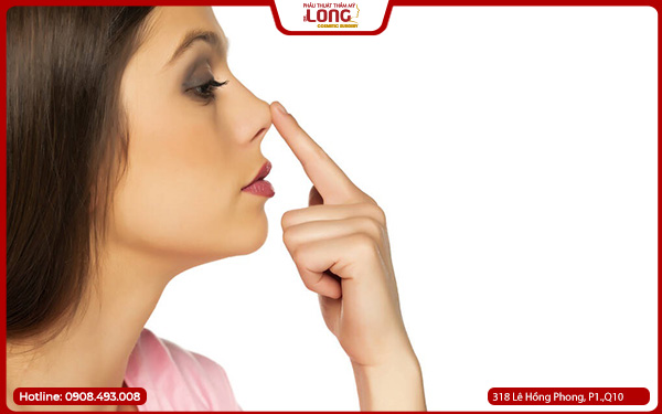 Nâng mũi uniform có để lại sẹo không